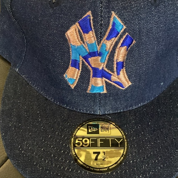 New Era 59FIFTY Blue Denim Cap with Embroidered New York Yankees Logo - Picture 2 of 4